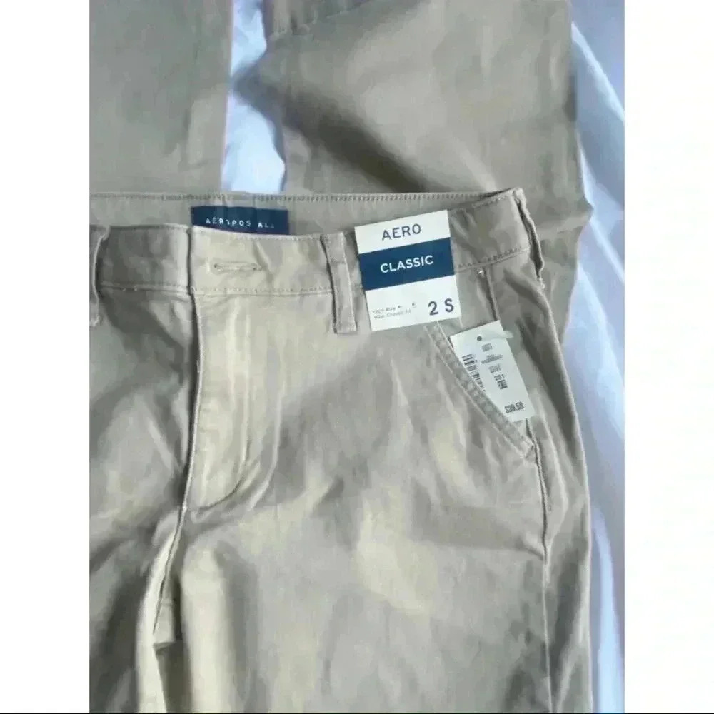 Aeropostal, Khaki Classic Fit pants, 2 short - Picture 3 of 4